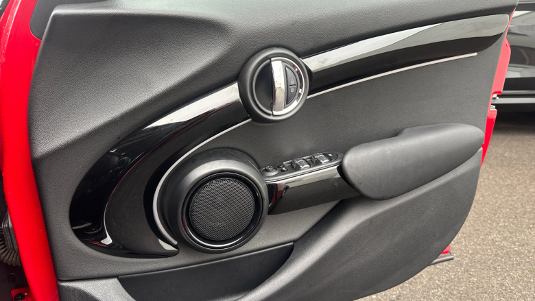 MINI Hatchback 1.5 Cooper Classic 5dr Auto Petrol Hatchback